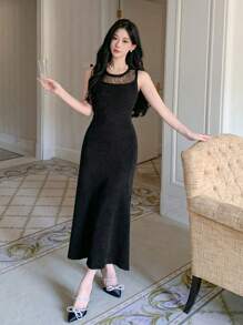 DAZY Vestido de noche estilo jersey de ajuste ceñido con cuello redondo, sin mangas, parche de encaje y volante