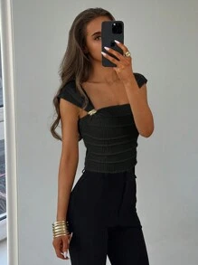 Aloruh Camiseta de cuello cuadrado con mangas abullonadas, decorada con botones de metal texturizado