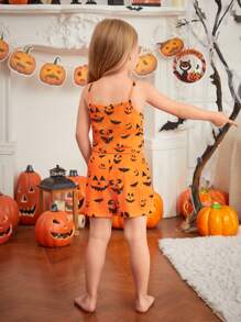 SHEIN Feuerfestes Pyjama-Set mit Cartoon Muster für Kleine Mädchen, Unterhemd und Shorts zum Thema Halloween, 2 Stücke Mama-und-ich-Outfit (3 Sets separat erhältlich)