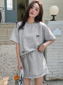 DAZY 2 件套女士休闲蝴蝶结刺绣短袖上衣和短裤套装，夏季 - 灰色 - 查看 1