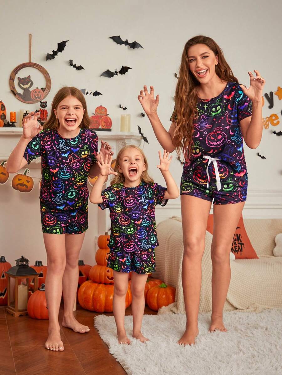 SHEIN 年轻女孩发光南瓜头图案短袖短裤宽松阻燃裤睡衣两件套，母女装（单独出售，3套） - 黑色 - 查看 1