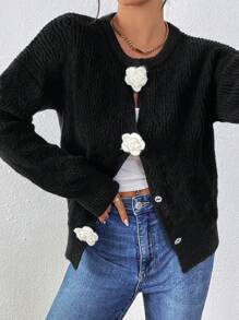 SHEIN Frenchy 女式花卉装饰黑色宽松开衫，秋冬，保暖长袖毛衣开衫，带袖上衣，纹理落肩袖开衫，胸花女式开衫，女装，泡泡长袖冬季女装，黑色毛衣，胸花法式秋季毛衣 - 黑色 - 查看 1