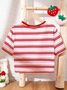 Strawberry Shortcake X SHEIN Tween Girl 1pc Áo thun dệt kim ngắn tay in hình hoạt hình sọc dễ thương và ngọt ngào, mùa hè - Đỏ và trắng - Xem 2