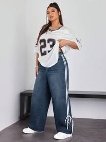 SHEIN EZwear Plus Size Solid Simple Everyday Cat Whisker Decoration Boyfriend Jeans - Blue - View 3