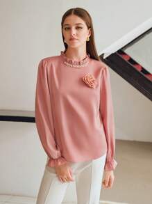 MOTF PREMIUM Blusa con cuello simulado con volantes, detalles de flores estéreo y falso perla - Rojo violeta - Ver 9