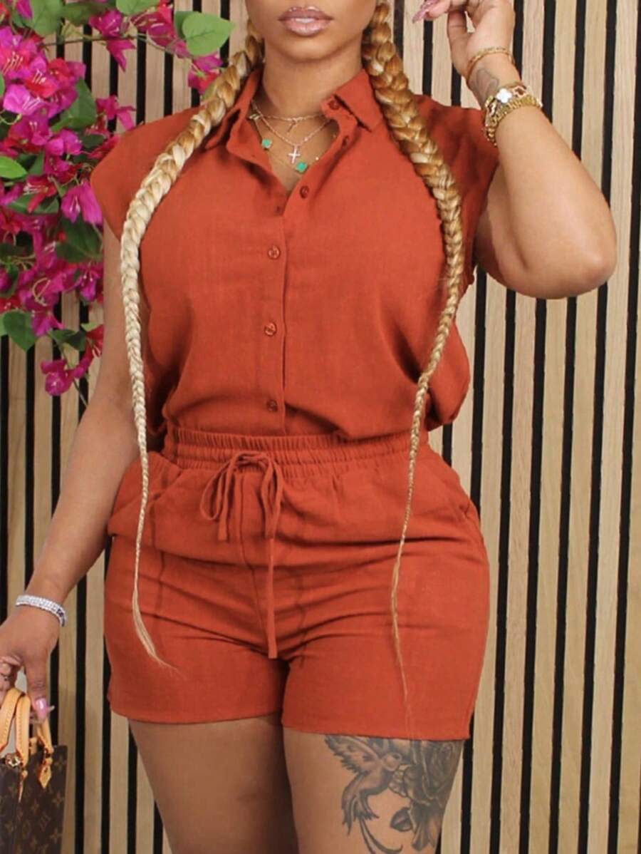 SHEIN 2 件套女士纯色前排纽扣衬衫和打结短裤休闲夏季套装 - 紅木色 - 查看 1