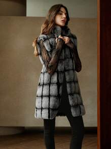 Anewsta Chaqueta larga versátil de mujer con cuello redondo sin mangas de estilo europeo y americano, de piel de conejo sintética esponjosa, para usar en vacaciones y fiestas