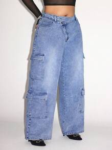 SHEIN ICON Plus Size Asymmetrical Waistline Multi-Pocket Denim Jeans - Light Wash - View 4