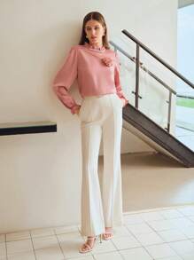 MOTF PREMIUM Blusa con cuello simulado con volantes, detalles de flores estéreo y falso perla - Rojo violeta - Ver 8