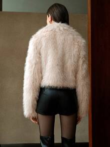 Anewsta Fluffy蓬松短款女士经典百搭外套 - 杏色 - 查看 2