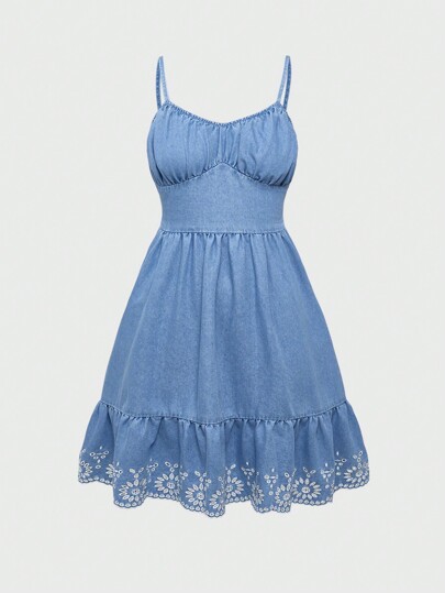 Kawaii Trägerloses Denim Kleid mit Laser-Cut Rüschen Saum