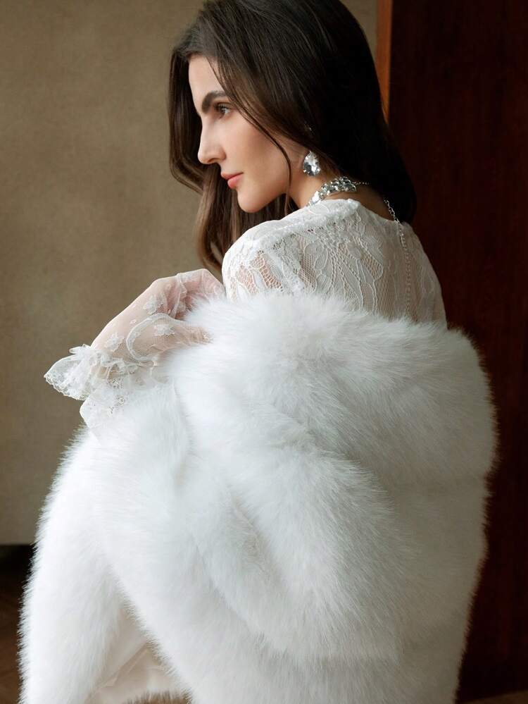 Elegante chal esponjoso para mujer, para usar en invierno en fiestas y eventos