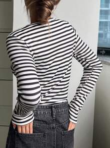 DAZY 女士休闲条纹保暖内衬保暖T恤，秋冬长袖女上衣 - 黑與白 - 查看 3