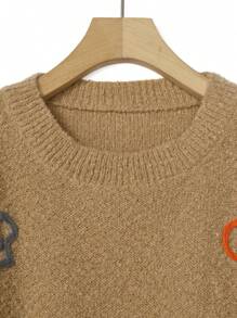 SHEIN LUNE Suéter de punto con cuello redondo, manga larga y aplicaciones florales, para talla grande, para otoño e invierno - Camel - Ver 5