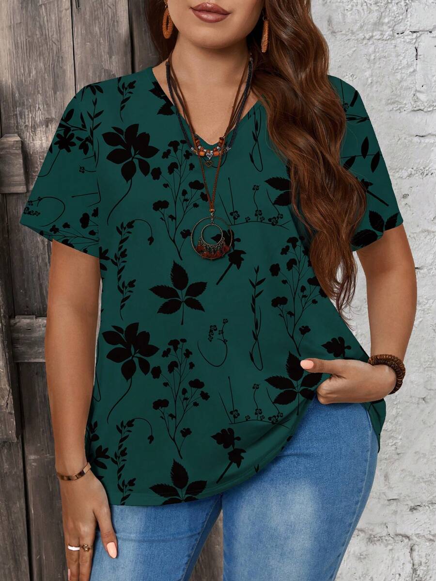 Plus Size Women Green Floral Pattern V-Neck Casual Tee In Summer, For Thanksgiving - Dark Green - View 1