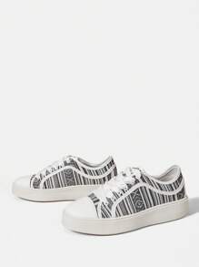 Styleloop Women's Fashionable Retro Geometric Pattern Casual Shoes Tainers