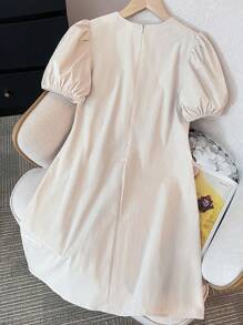 SHEIN 青少年女孩宽松休闲圆领泡泡袖撞色蝴蝶结装饰连衣裙 - 杏色 - 查看 2