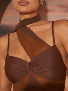 Hauture Mini vestido envolvente elegante y sexy con cuello halter y panel de malla - Marrón - Ver 6