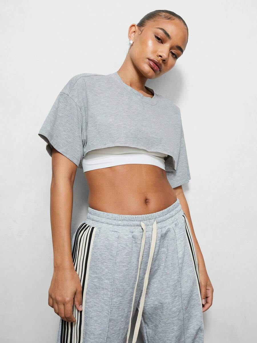 SUMWON WOMEN Street Oversized Micro Raw Hem Cropped Tee - Grey - View 1