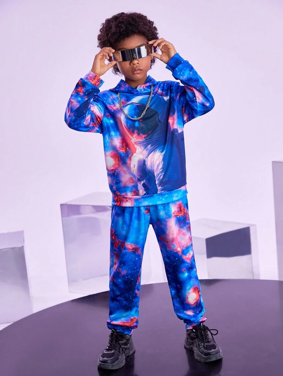 SHEIN Explorewe 2 件男童街头印花连帽衫和运动裤套装