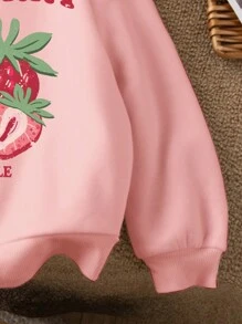 SHEIN Sudadera de cuello redondo informal y vintage con gráfico de letra inglesa de fresa de dibujos animados para niñas preadolescentes, adecuada para looks lindos de otoño e invierno, sudadera de cuello redondo, sudadera rosa, tops estilo preppie, de vuelta al cole para niñas, blusas para niñas, vintage