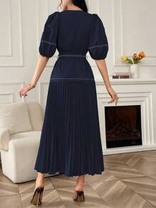 Modelyn 女式 V 领短款泡泡袖连衣裙，带褶边长款晚礼服 - 藏蓝色 - 查看 2