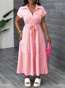 Slaydiva Elegantes rosa Kleid mit Schleife, Gürtel und Knöpfen vorne - Pink - Übersicht 4