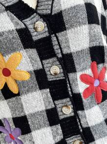 Dreamara Damen Große Größen Midi Strickjacke mit V-Ausschnitt, Kontrast Karomuster in Schwarz und Weiß, Struktur und Pelz Effekt, Knopfleiste, Collegemode/ Resort Stil - Verschiedenfarbig - Übersicht 5
