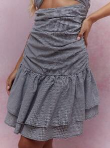 MISSGUIDED Skrętny węzeł z detalami na biuście, nadruk w kratkę, spaghetti, z falbaną i marszczonym brzegiem, mini sukienka - Czarne i Białe - Zobacz 5