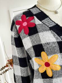 Dreamara Damen Große Größen Midi Strickjacke mit V-Ausschnitt, Kontrast Karomuster in Schwarz und Weiß, Struktur und Pelz Effekt, Knopfleiste, Collegemode/ Resort Stil - Verschiedenfarbig - Übersicht 6