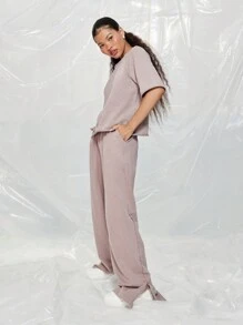 SUMWON WOMEN 洗水插肩 T 恤和阔腿运动裤，带开衩和外露毛边接缝 - 棕色 - 查看 1