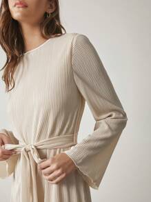 Enchnt 女士纯色简约日常圆领长袖前系带连衣裙 - 綠色 - 查看 4