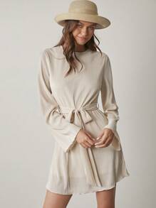 Enchnt 女士纯色简约日常圆领长袖前系带连衣裙 - 綠色 - 查看 6