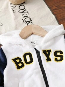 Chaqueta casual con capucha de manga larga con contraste de color y bordado de letra de peluche para bebé niño - Azul y blanco - Ver 5