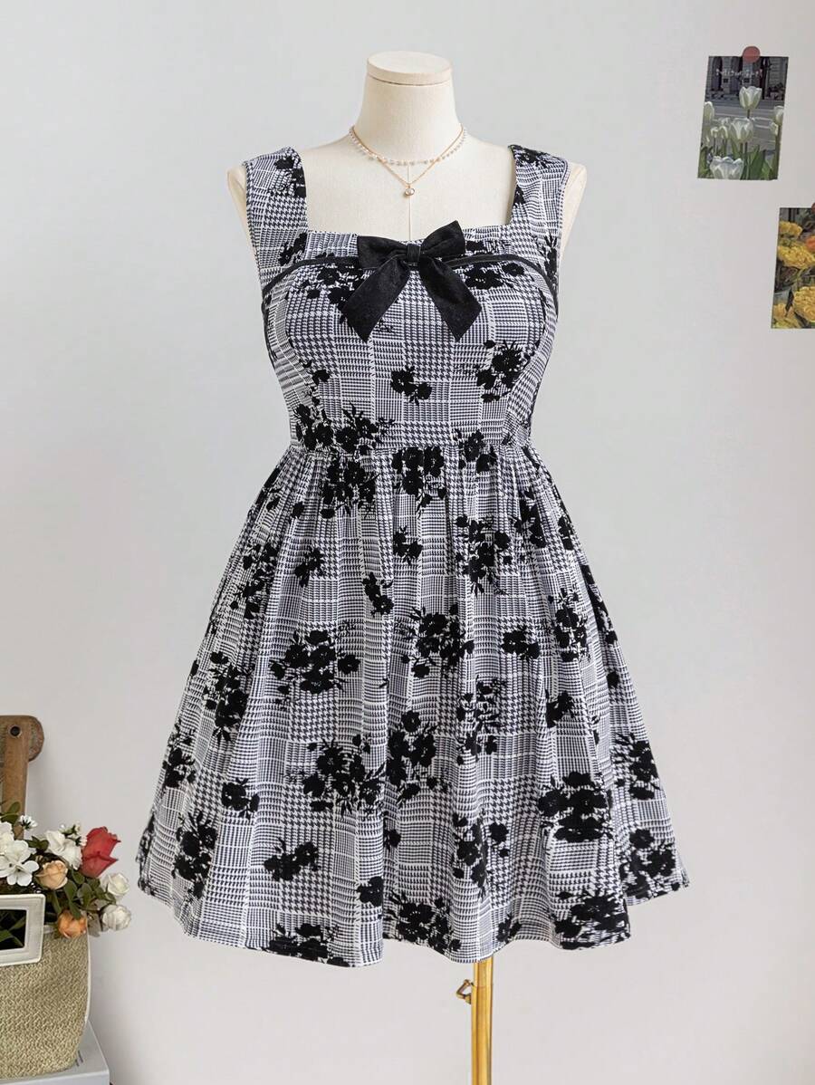 Soleia 大码女式方领植绒黑白格子印花植绒蝴蝶结装饰腰部 A 字学院风连衣裙