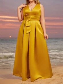 SHEIN Belle 加大码黄色缎面深 V 领蝴蝶结饰腰部大摆优雅派对正式晚礼服舞会婚礼宾客礼服，适合毕业典礼、晚宴 - 黃色 - 查看 1