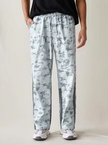 Manfinity VCAY Men's Casual Elastic Waist Straight Leg Camo Print Woven Pants