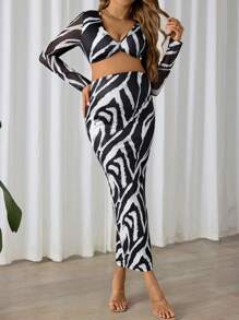 SHEIN 2 piezas Conjunto casual de top de manga larga con cuello en V y estampado total y falda de línea A para maternidad - Blanco y Negro - Ver 6
