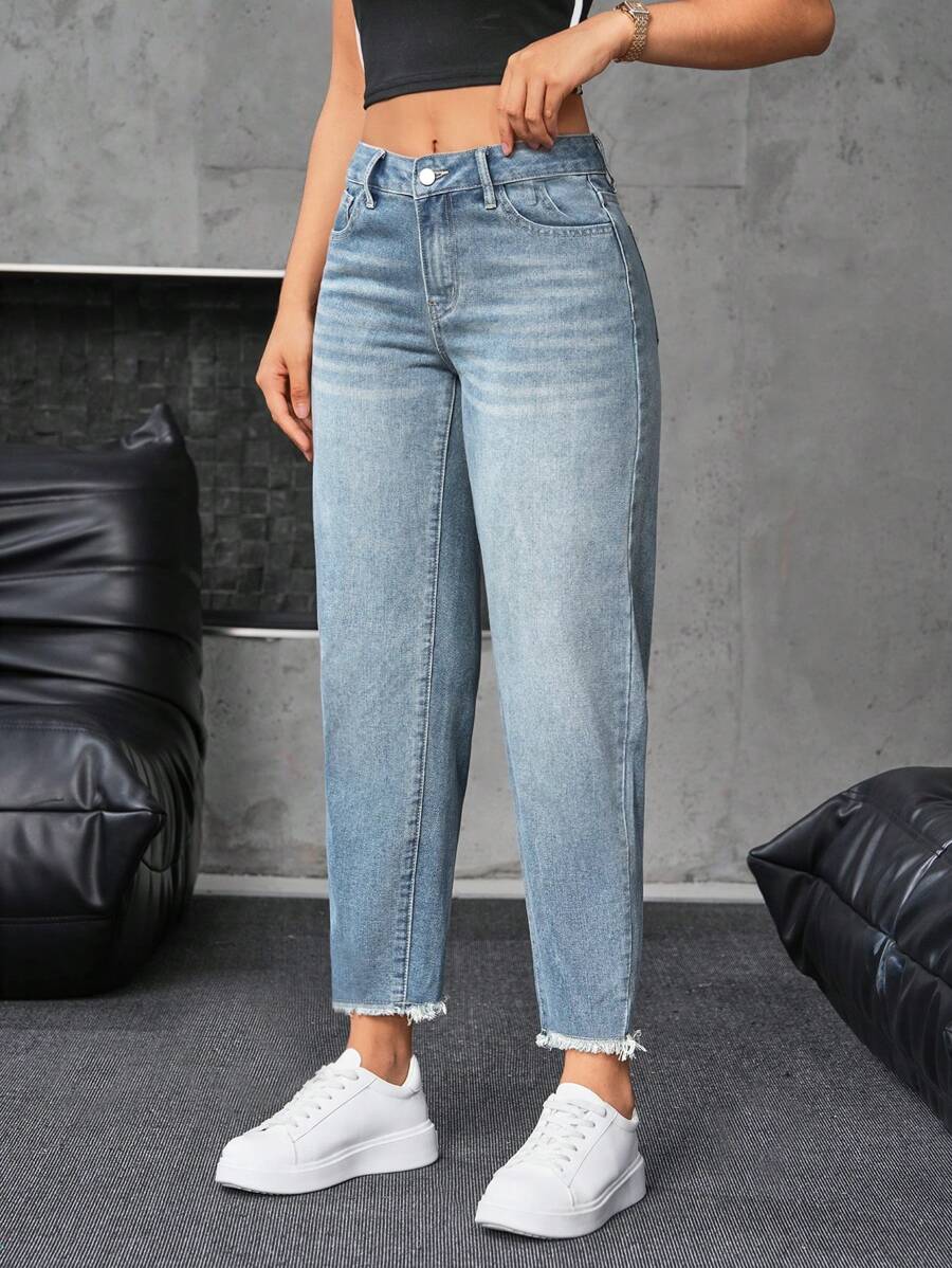 SHEIN Essnce Women's Front Button Multiple Pockets Raw Hem Minimalist Style Denim Jeans, Casual Wear