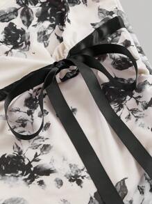 SHEIN MOD Women's Asymmetric Hem Contrast Color Wavy Hem Low Tank Top With Bow Ribbon Decor - Black - View 3