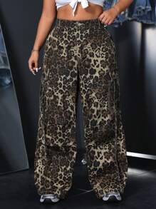 SHEIN ICON Plus Size Fashionable Leopard Print Wide Leg Cargo Jeans - Brown - View 3