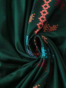 Linhara 夏季度假加大花卉印花流苏边连衣裙