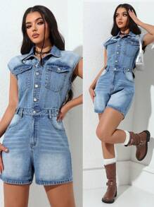 SHEIN EZwear Denim-Jumpsuit für den Sommer mit Knopfleiste, Träger, Tasche und Kragen-Revers - Helle Waschung - Übersicht 1