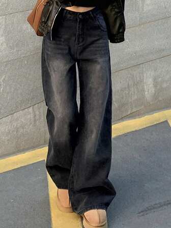Women's Loose-Fit Straight Boyfriend Jeans With Vintage Distressed Look