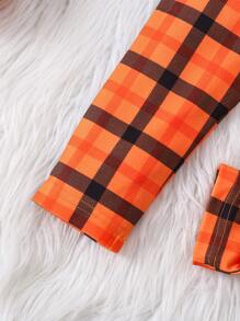 SHEIN Conjunto de 3 peças de bolsa crossbody de abóbora redonda para meninas, com estampa de abóbora de Halloween, gola simulada, manga comprida, leggings xadrez laranja, conjunto de 3 peças, adequado para outono, festa de Halloween, casual, passeios diários, festa, reunião de família, escola, presente de aniversário, piquenique, roupas de irmã combinando