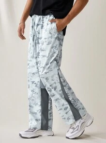 Manfinity VCAY Men's Casual Elastic Waist Straight Leg Camo Print Woven Pants
