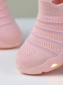 1双婴儿透气条纹布面运动鞋，带LED灯鞋底，套脚式学步鞋，户外休闲鞋 - 粉色 - 查看 8