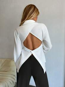 Aloruh بلوزة طويلة الأكمام بأزرار وظهر عاري لون أحادي للنساء