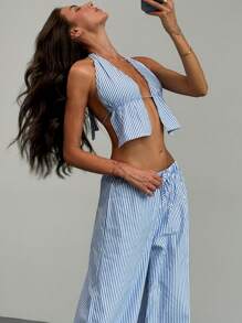 Aloruh 2 piezas Traje de mujer minimalista con camiseta de tirantes azul y blanca a rayas + pantalón maxi a rayas de cintura baja para viajero joven