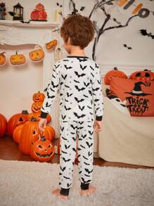 SHEIN Young Boy Halloween Bat Pattern Contrast Color Crew Neck Long Sleeve Pants Knit Cozy Casual Snug Fit Pajama Set. (3 Matching Daddy And Me Sets Are Sold Separately)